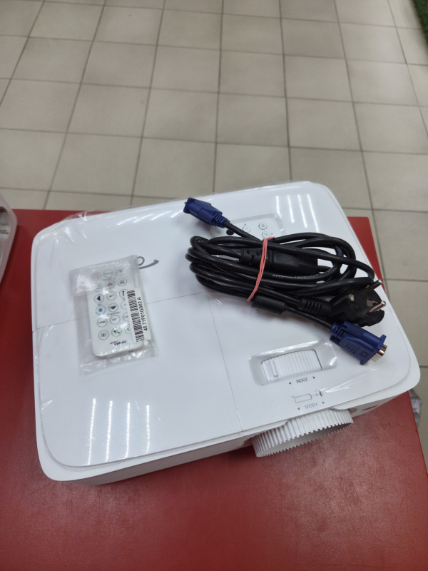 Проектор Optoma HD28E