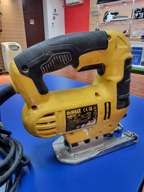 Электролобзик Dewalt DWE 349