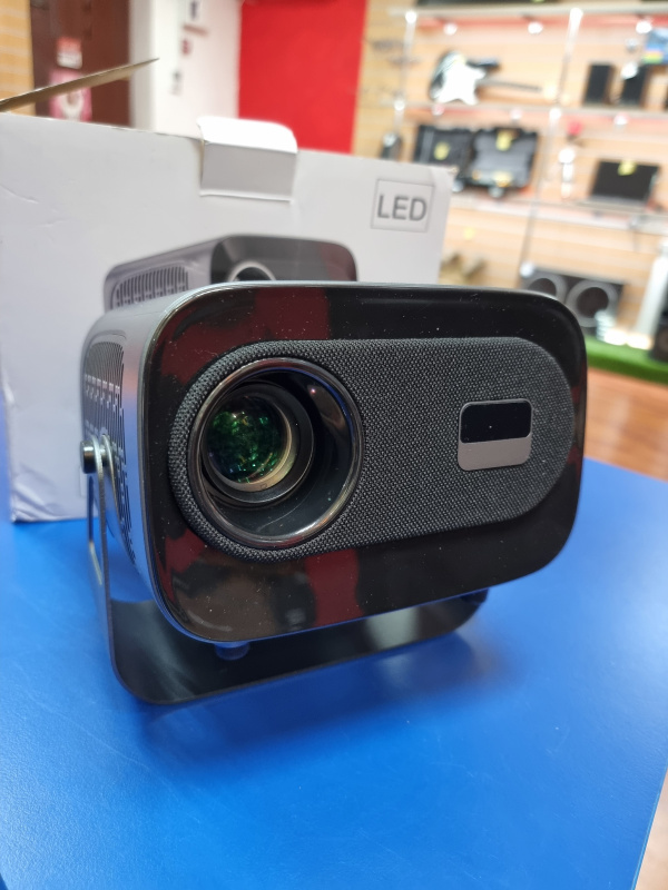 Проектор  --