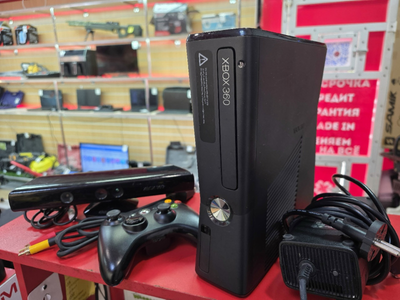 Игровая приставка Xbox 360
