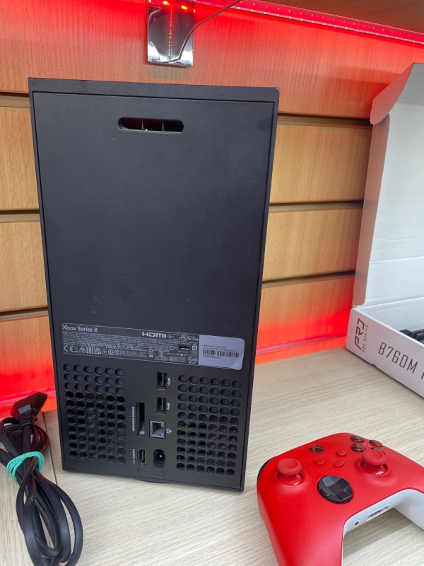 Игровая приставка Xbox Series X 1Tb