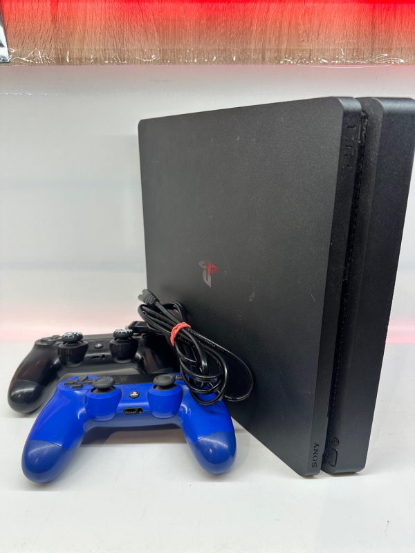 Игровая приставка PlayStation 4
