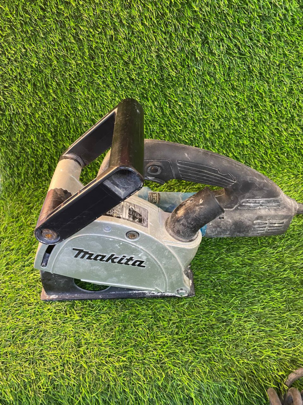Штроборез Makita sg1251