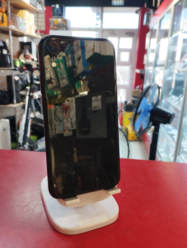 Мобильный телефон Apple iPhone XR