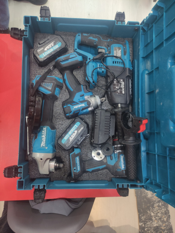 Набор электроинструмента Makita 4 в 1