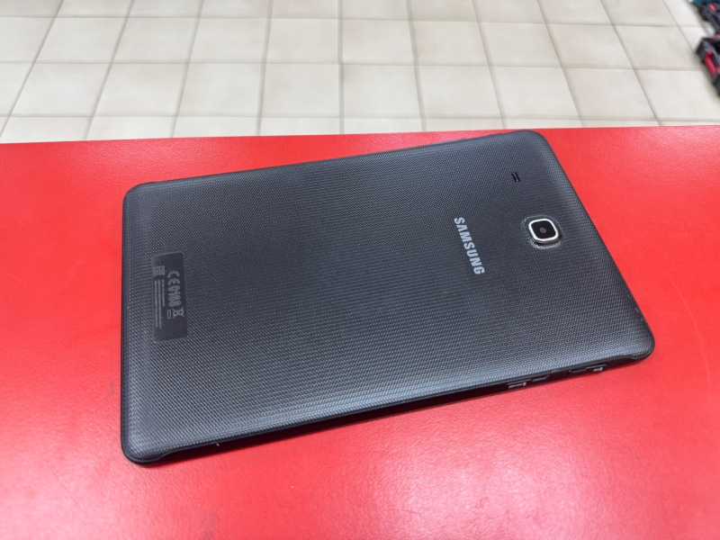 Планшет Samsung Galaxy Tab E 9.6 SM-T561